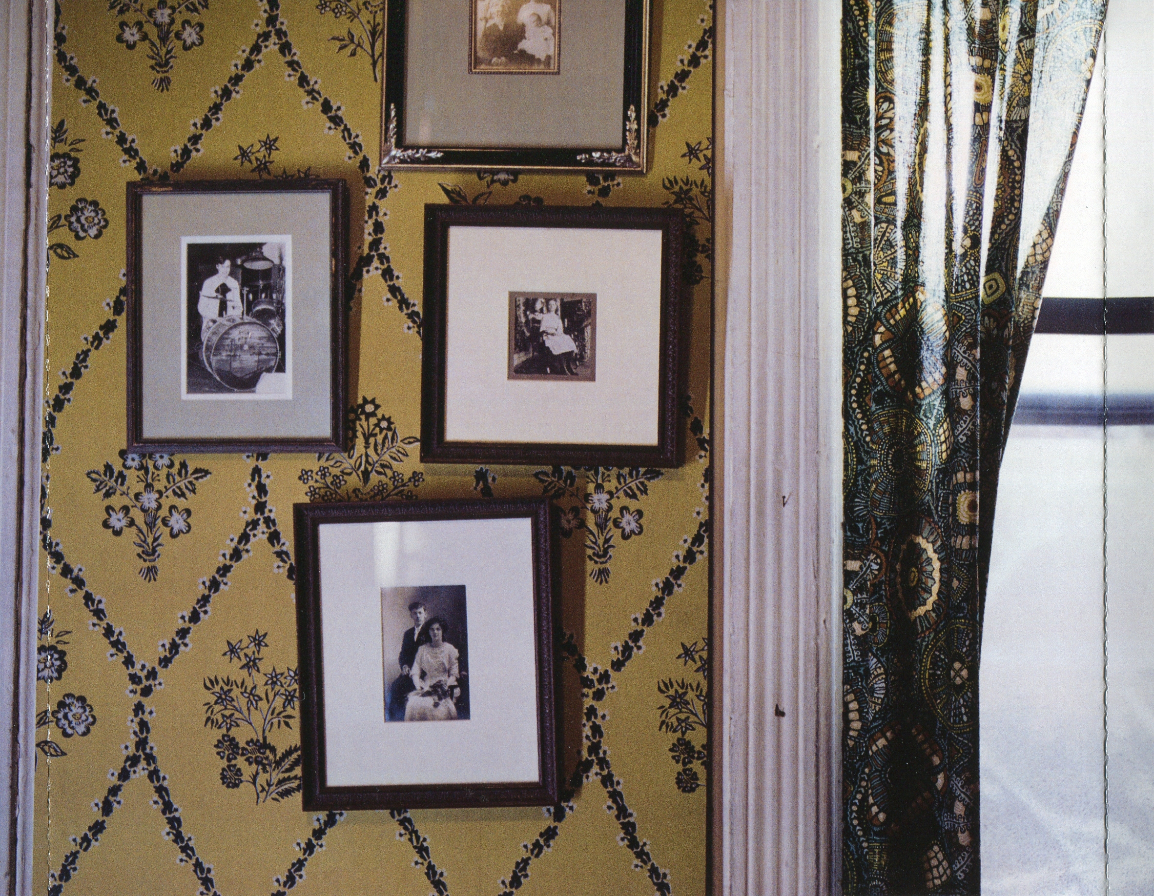 Suzanne Vega  The Best Of; Retrospective : Back + Inlay